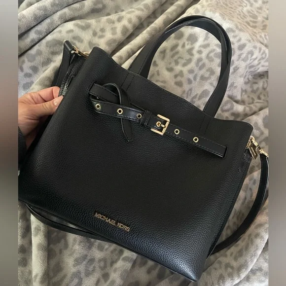 Micheal Kors Purse MAKE ME AN OFFER - Picture 1 of 5